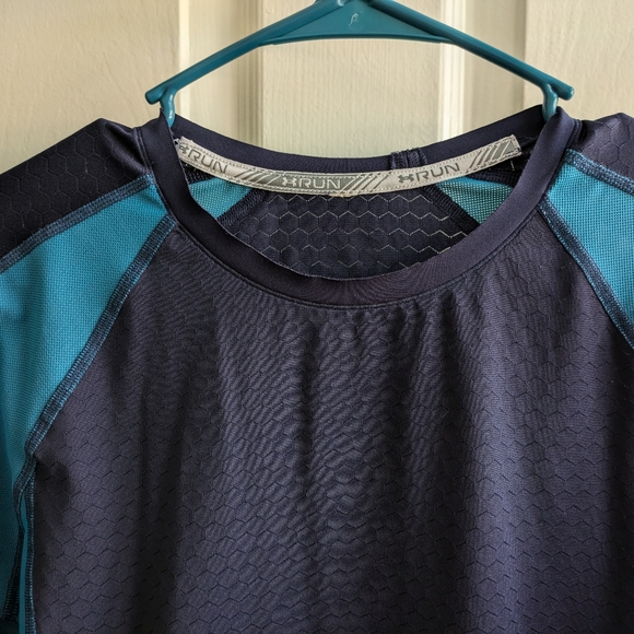 Under Armour long-sleeve top Women's Sz M navy blue/turquoise - Picture 3 of 4